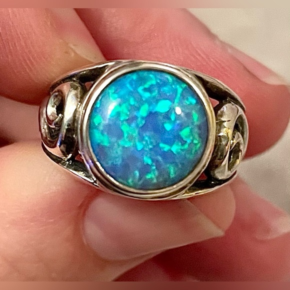 Gorgeous Blue Opal and Sterling Silver Ring Size 6 - Picture 5 of 10